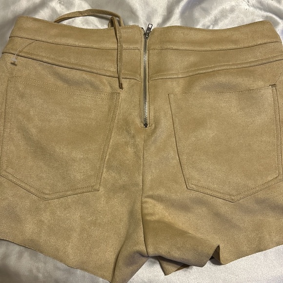 Forever 21 Suede cut off shorts size Large. Never worn - Picture 2 of 2